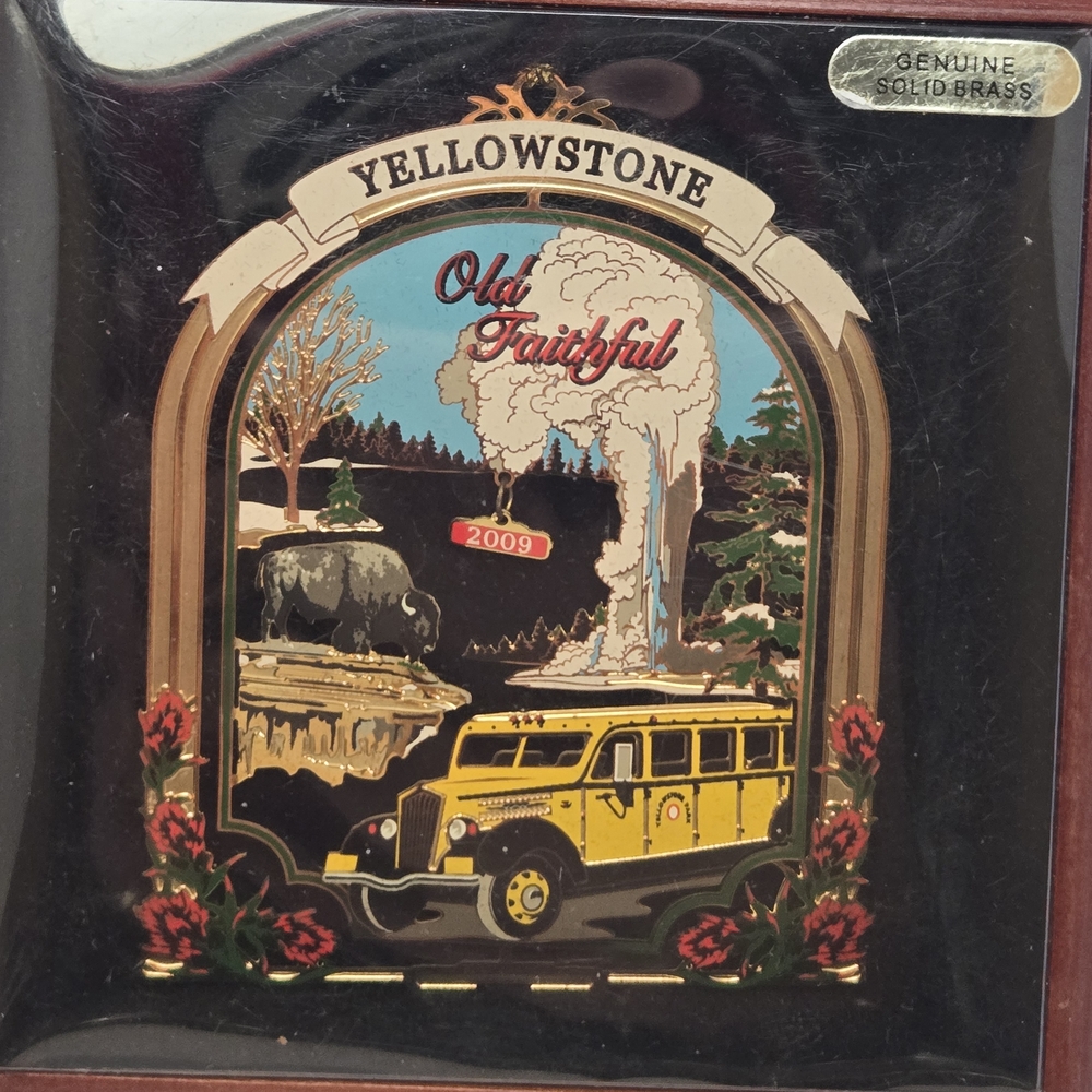 Yellowstone Old Faithful 2009 Genuine Solid Brass Ornament w/ Wood Box - Picture 5 of 8